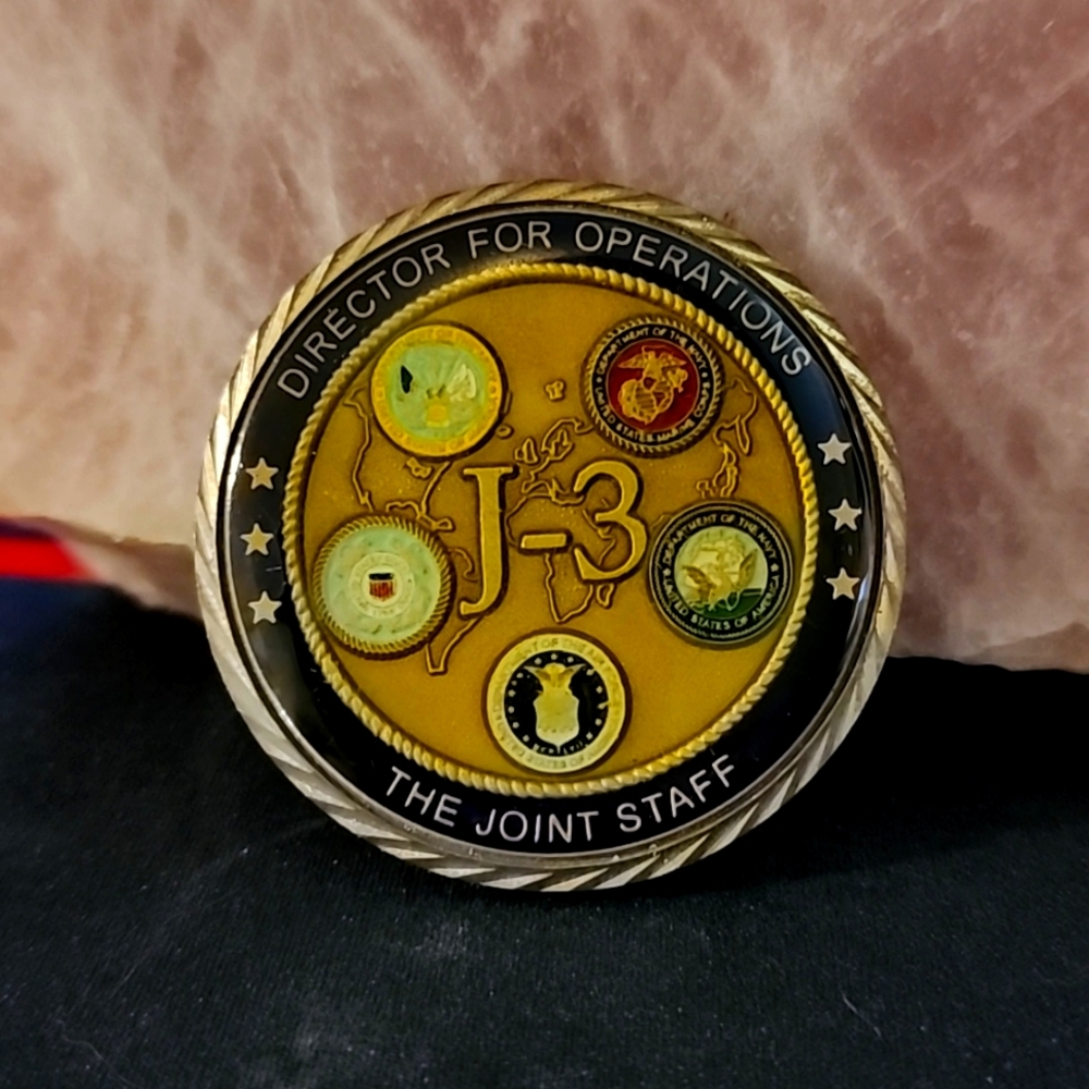 Joint Chiefs of Staff Challenge Coin - Picture 2 of 2